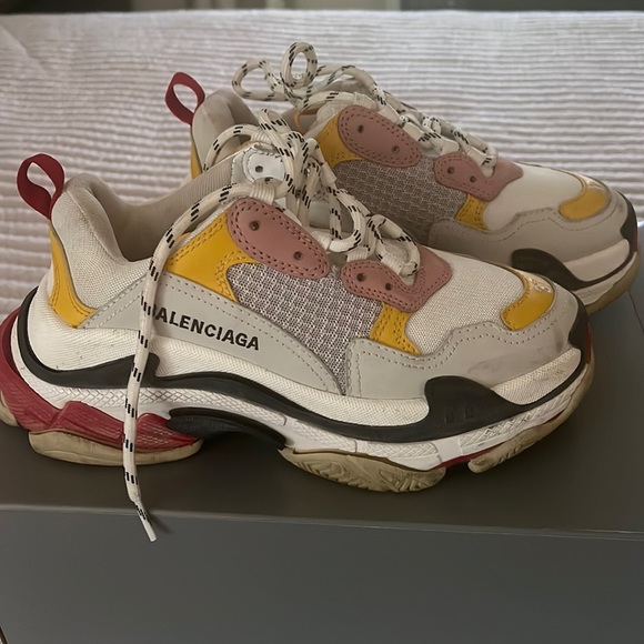 Balenciaga Triple S - Picture 1 of 10